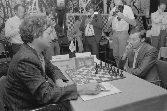Тимман играет с Анатолием Карповым на турнире OHRA 1985