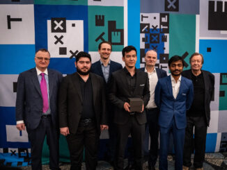 Магсудлу (2-й), Абдусатторов (1-й) и Аравинд (3-й) на церемонии закрытия Prague Chess Festival 2026 (6 марта 2026)